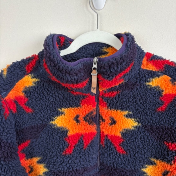 LIV Outdoor Whinter Sherpa Pullover - Size Large - Picture 2 of 5